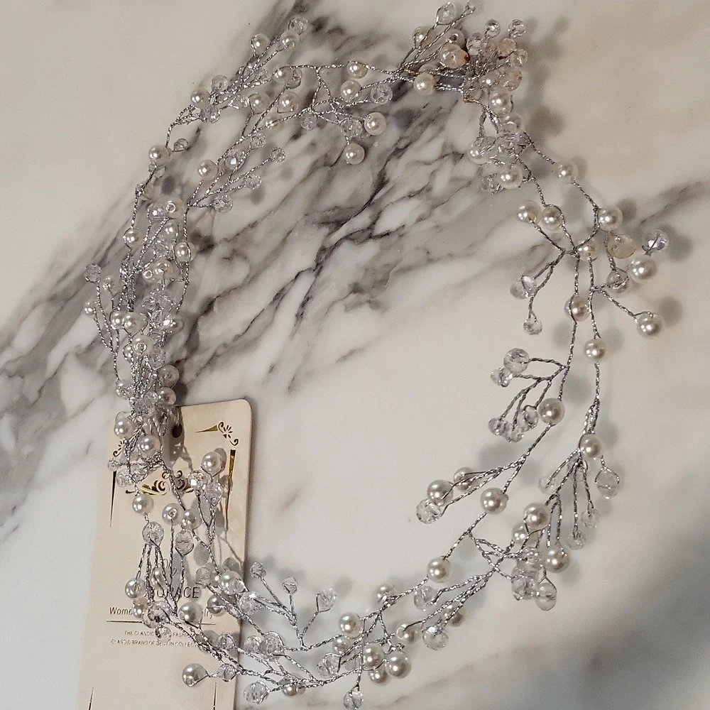 Boutique Crystal & Pearl Bridal Vine Hair Piece Jewelry Accessory 🤍 - Picture 5 of 6